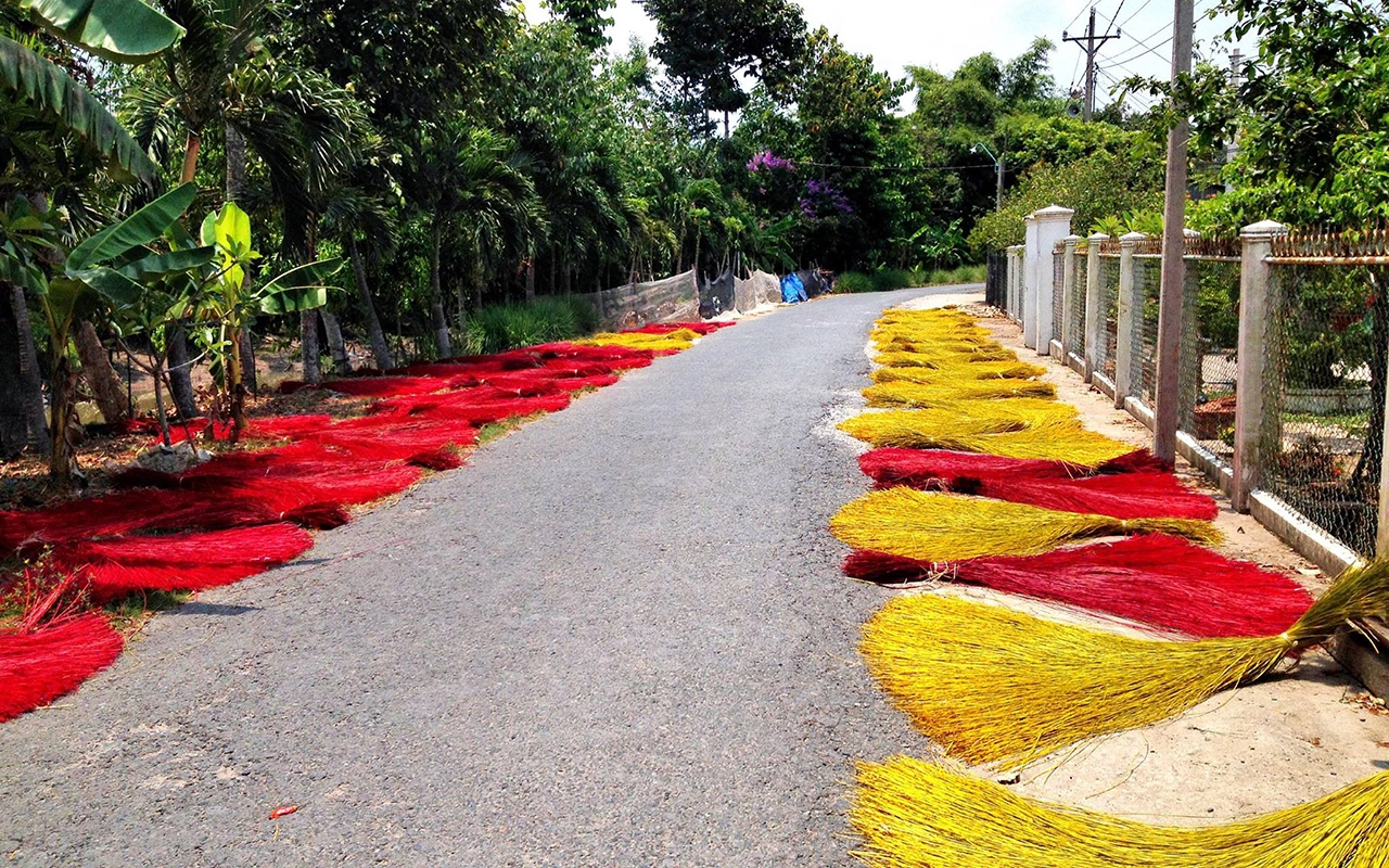 Làng chiếu Định Yên. Ảnh: Thám hiểm Mekông lang-chieu-Dinh-Yen-3268-1702147105.jpg